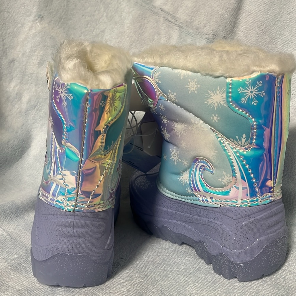 Girls size 8 Frozen Winter Boot - Picture 3 of 3